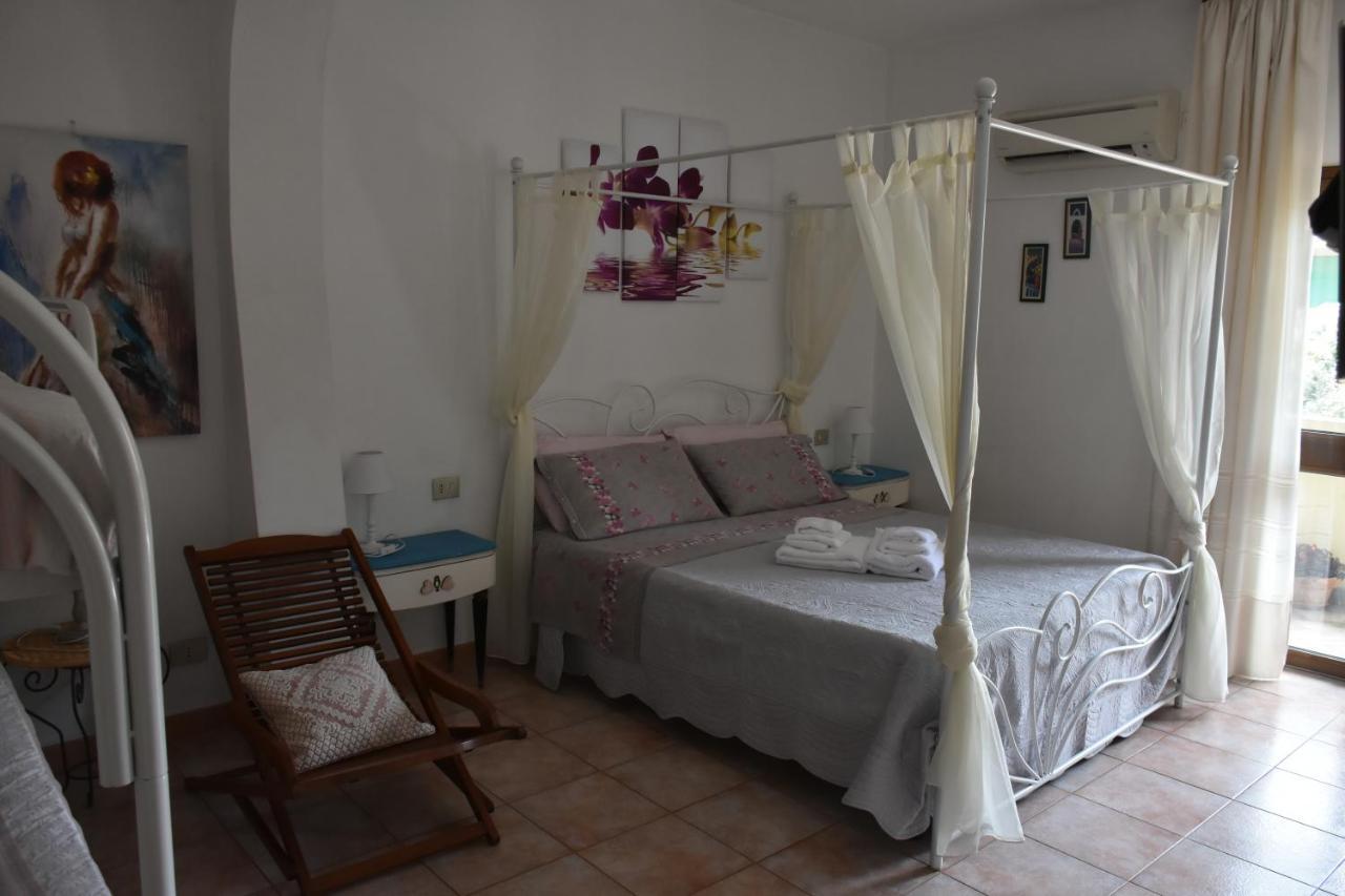 Bed And Breakfast Le Petunie Bari Sardo Bagian luar foto