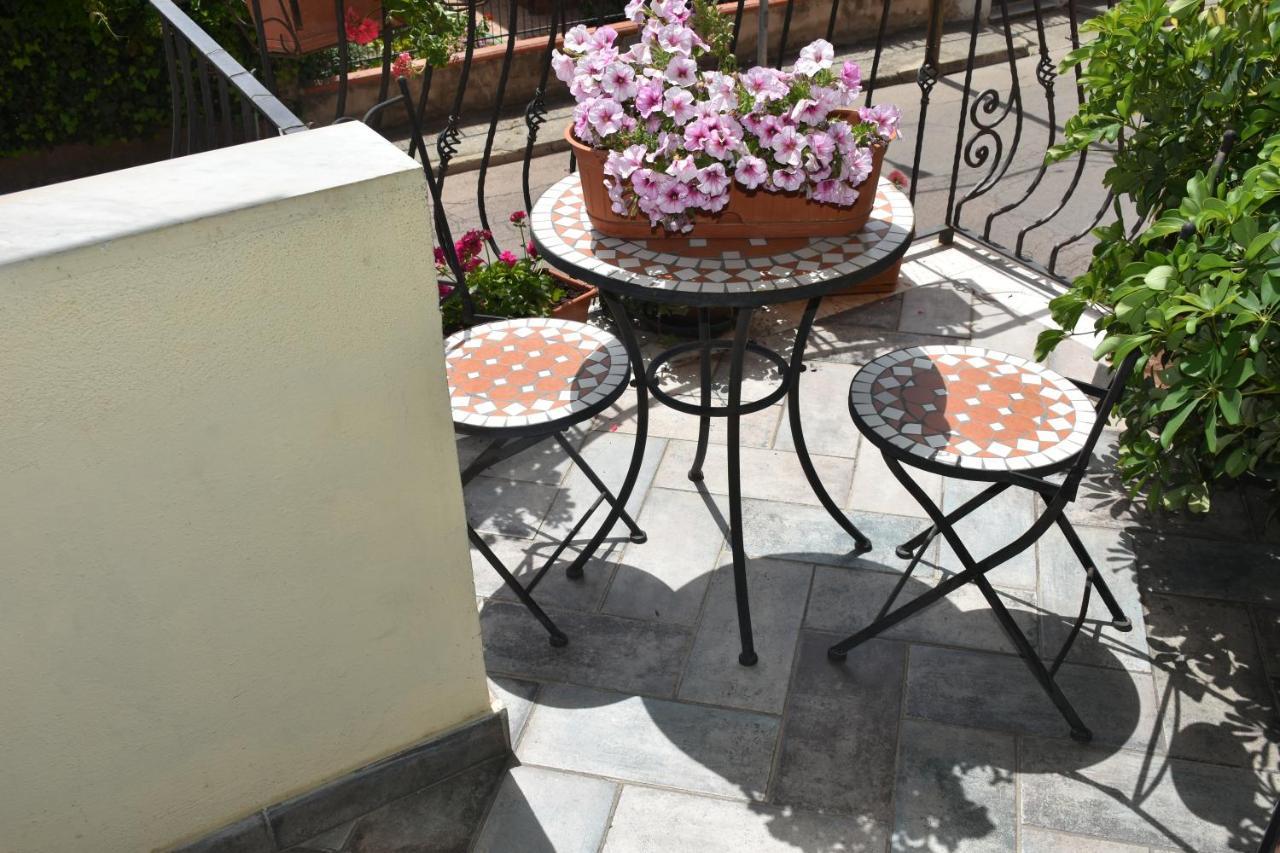 Bed And Breakfast Le Petunie Bari Sardo Bagian luar foto
