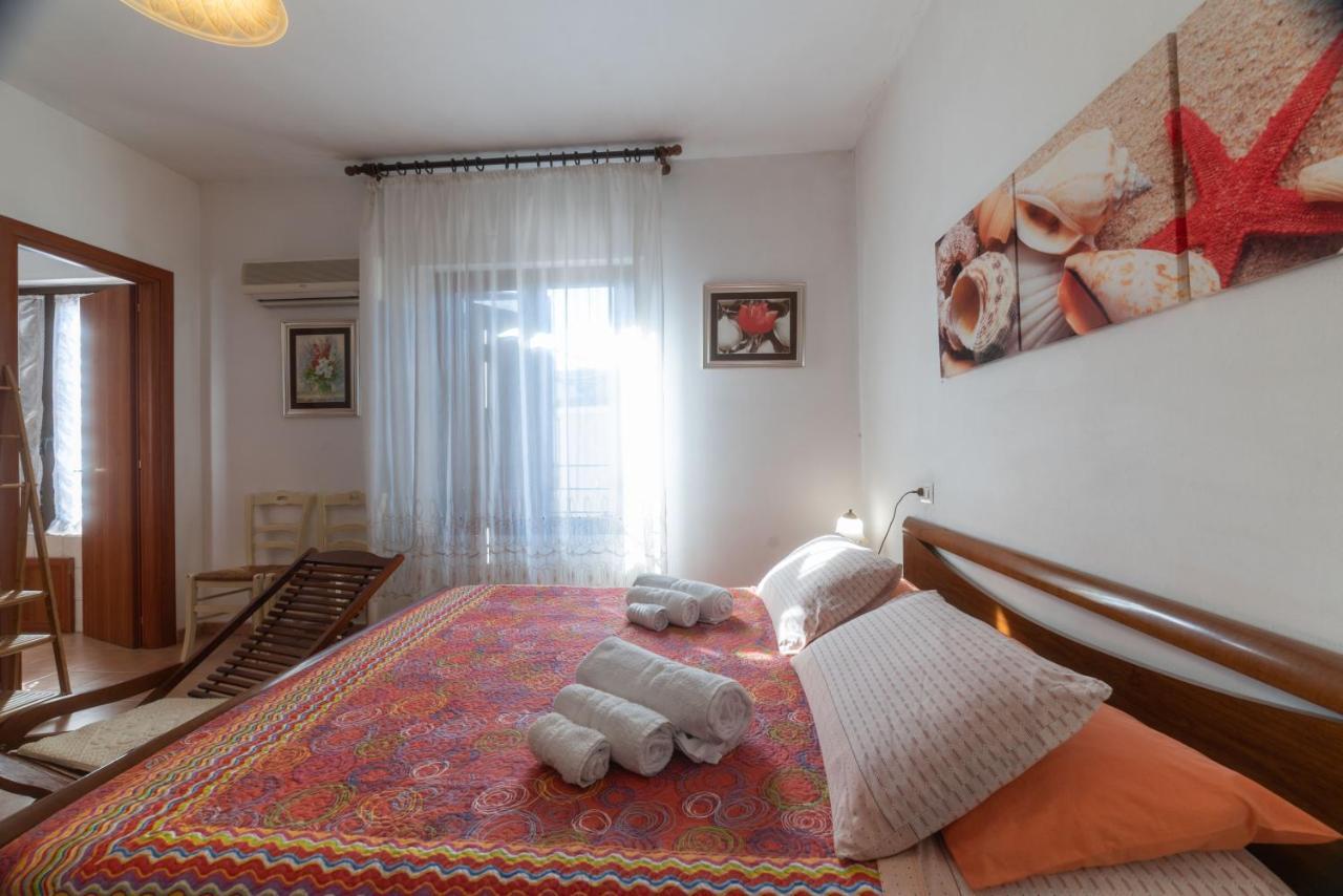 Bed And Breakfast Le Petunie Bari Sardo Bagian luar foto