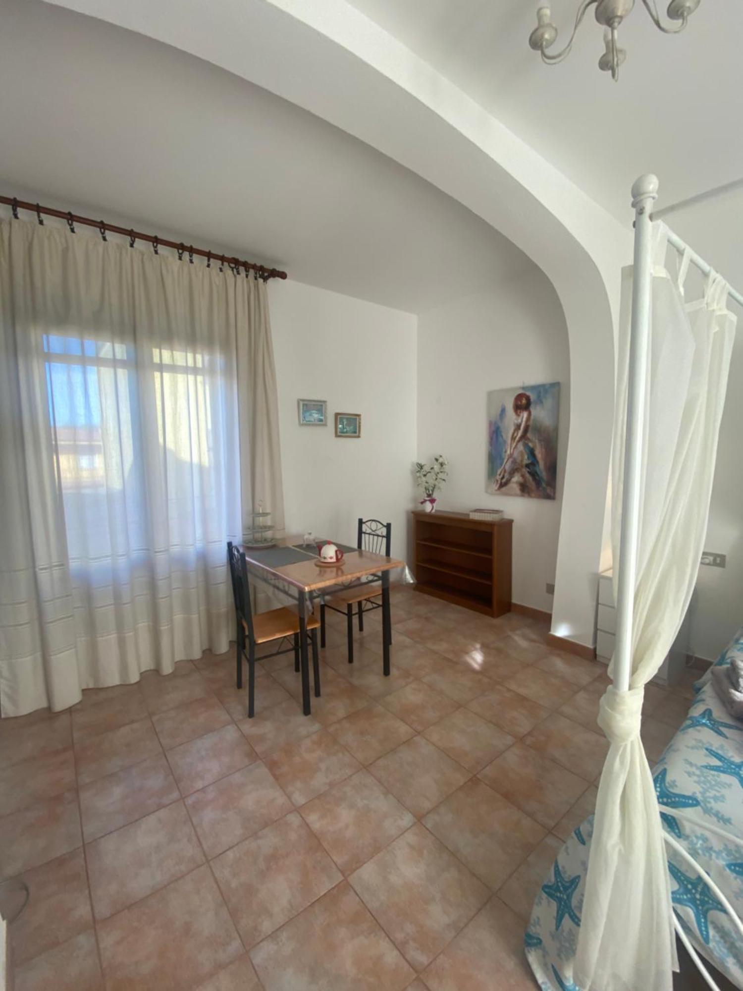 Bed And Breakfast Le Petunie Bari Sardo Bagian luar foto