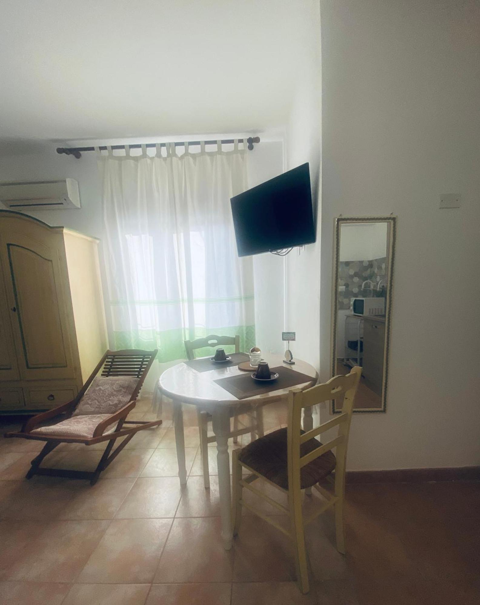 Bed And Breakfast Le Petunie Bari Sardo Bagian luar foto