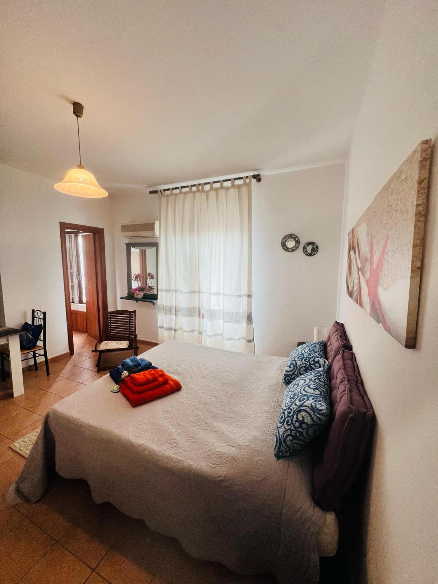 Bed And Breakfast Le Petunie Bari Sardo Bagian luar foto