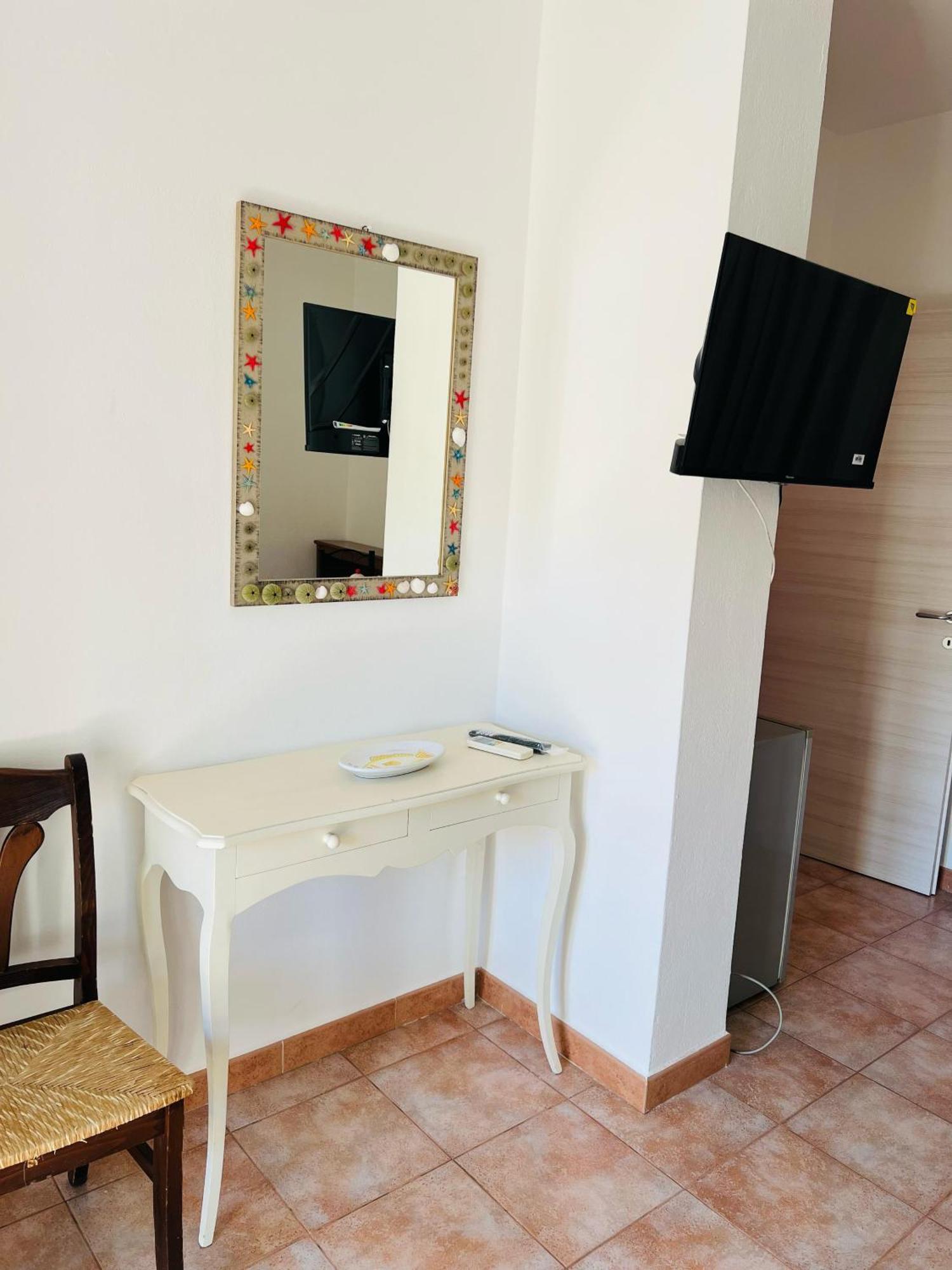 Bed And Breakfast Le Petunie Bari Sardo Bagian luar foto