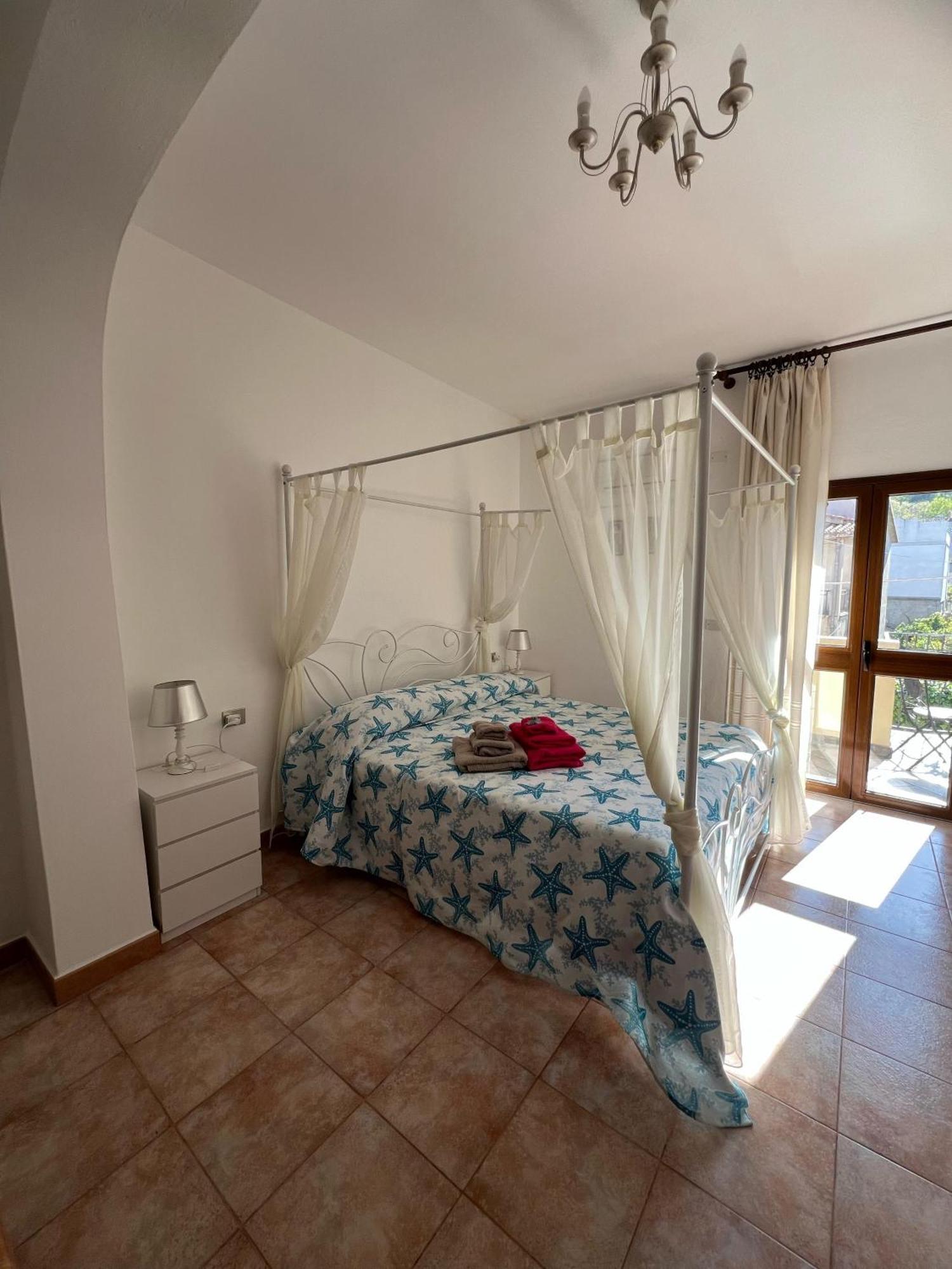 Bed And Breakfast Le Petunie Bari Sardo Bagian luar foto