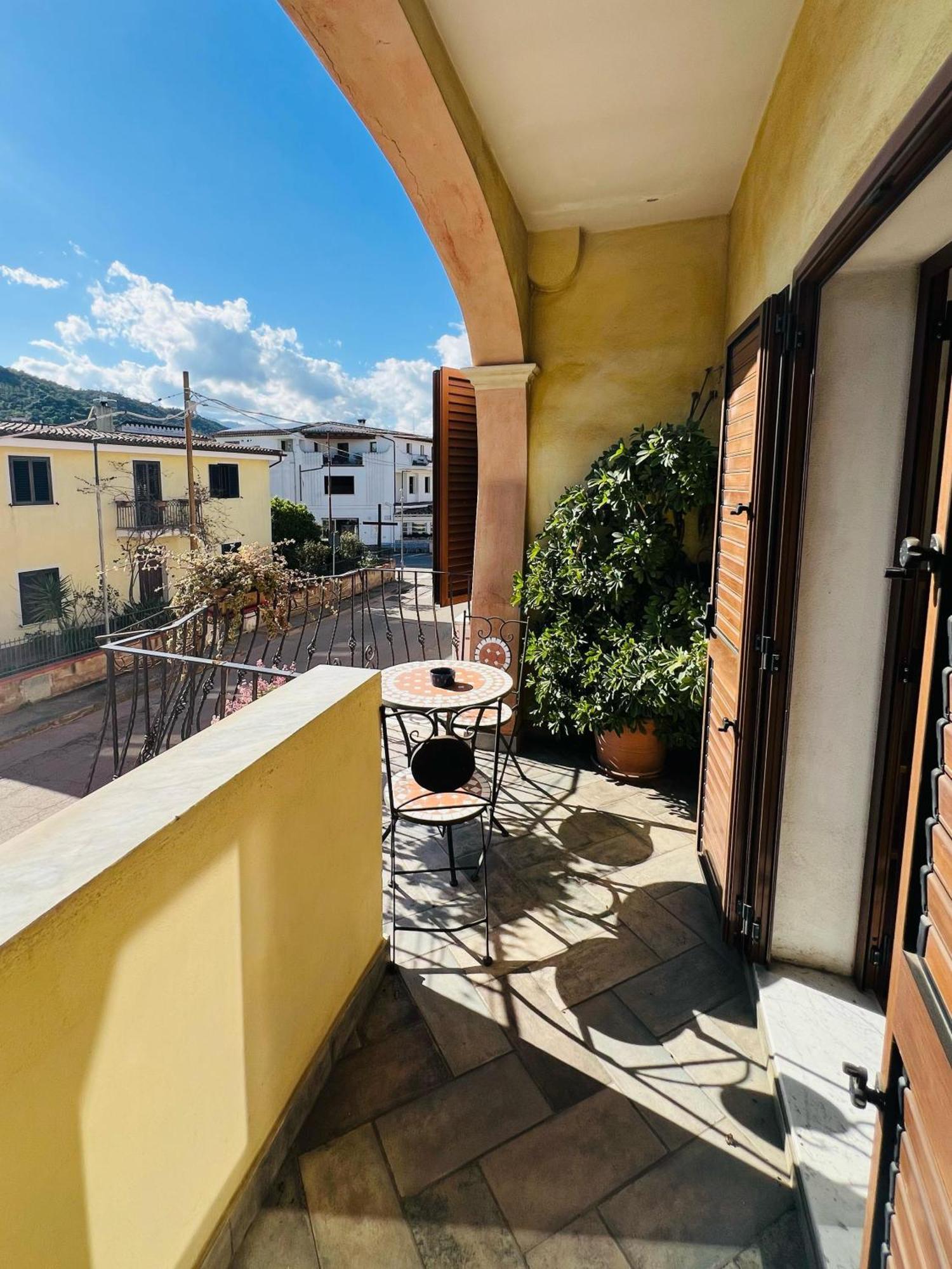 Bed And Breakfast Le Petunie Bari Sardo Bagian luar foto