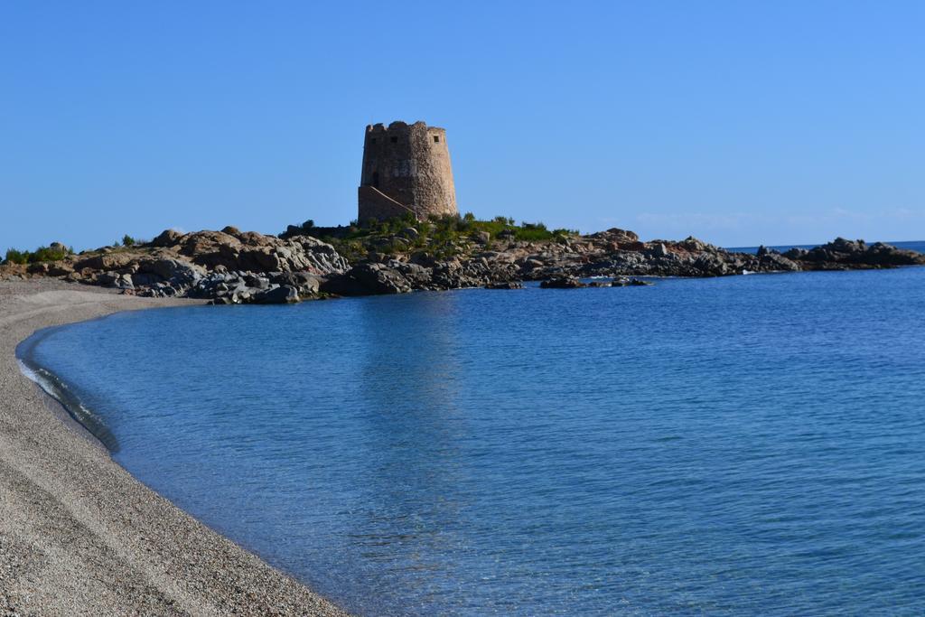 Bed And Breakfast Le Petunie Bari Sardo Bagian luar foto