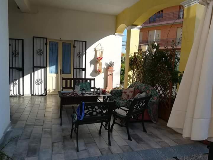 Bed And Breakfast Le Petunie Bari Sardo Bagian luar foto